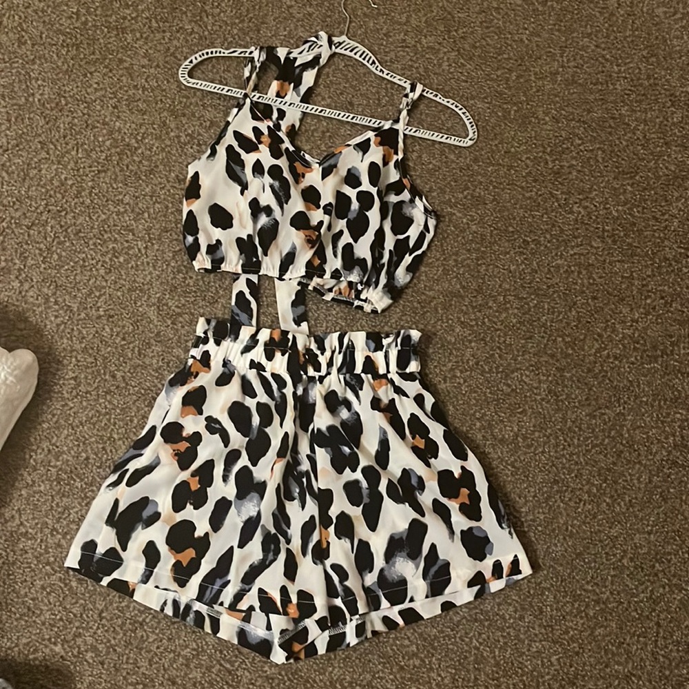 Leopard set.